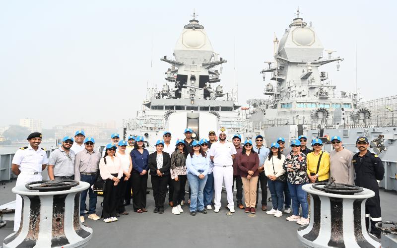 a-visit-to-the-headquarters-of-the-western-naval-command (3)